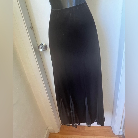 MSK womens size 16 Maxi Skirt Black Velour Pull On Flowy Modest elastic solid - Picture 6 of 9